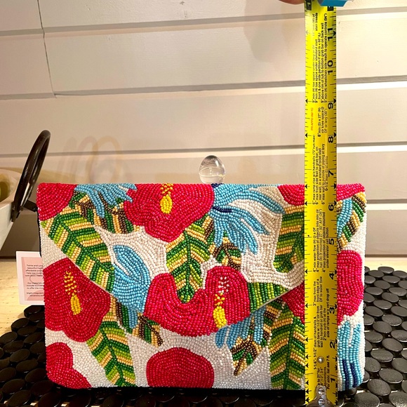 Handmade colorful beaded clutch - Picture 4 of 7